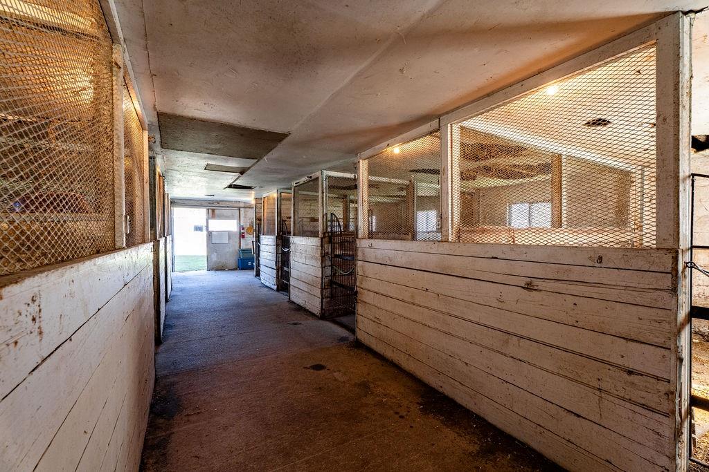 25 Lamoureux Boulevard Property Photo 8
