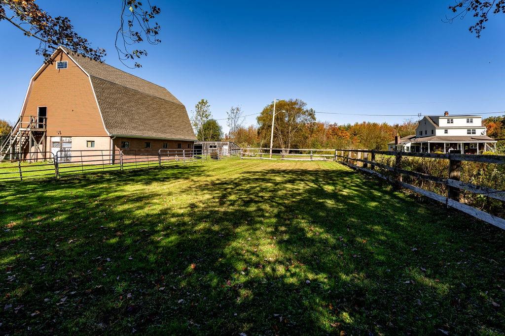 25 Lamoureux Boulevard Property Photo 42