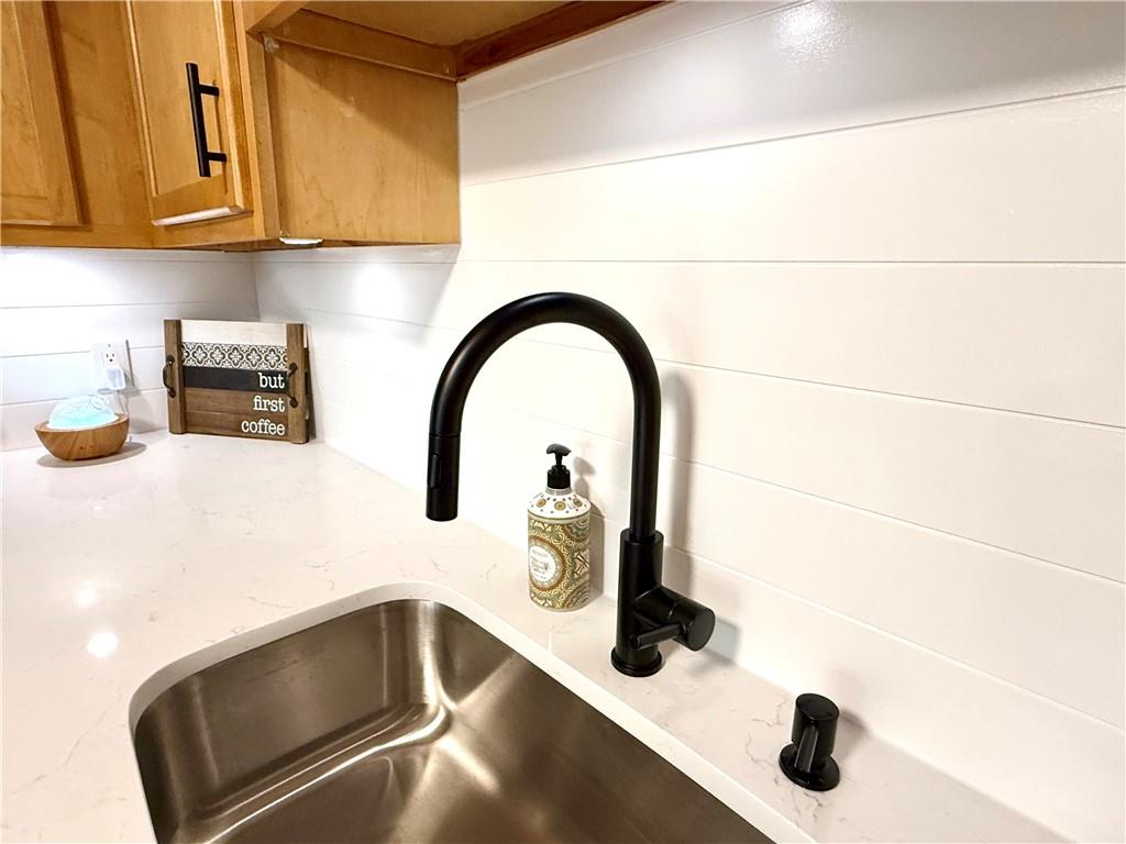 120 Pilgrim Parkway Unit 4 Property Photo 5
