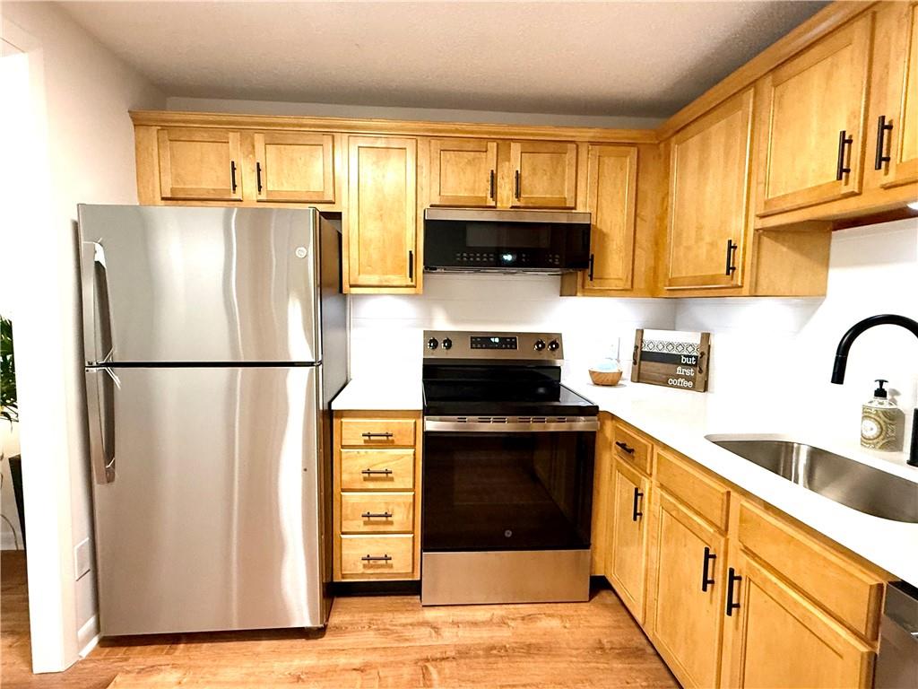 120 Pilgrim Parkway Unit 4 Property Photo 6
