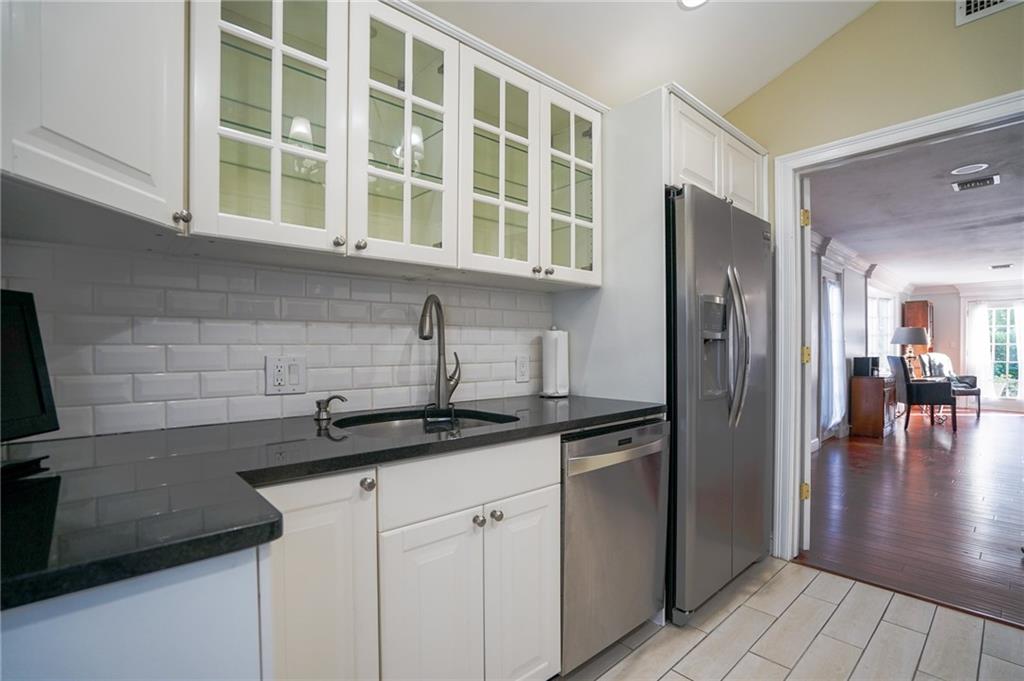 6 Tryon Avenue Property Photo 17