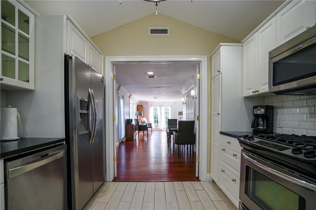 6 Tryon Avenue Property Photo 18