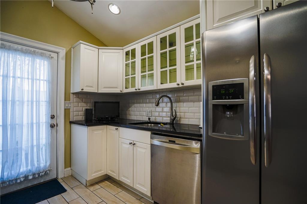 6 Tryon Avenue Property Photo 19