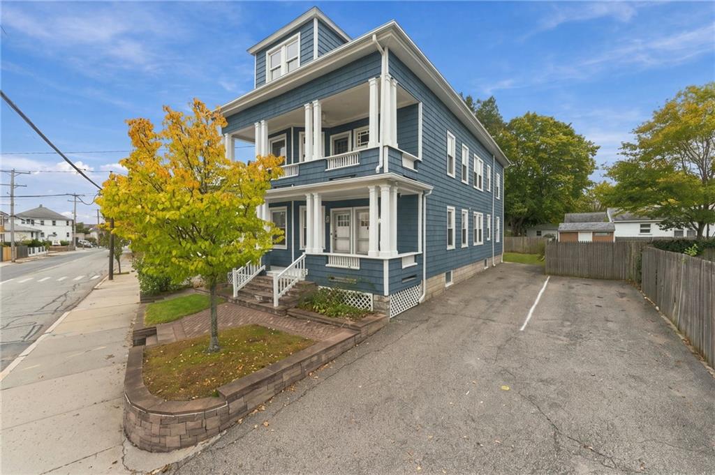 580 Admiral Street Property Photo 1