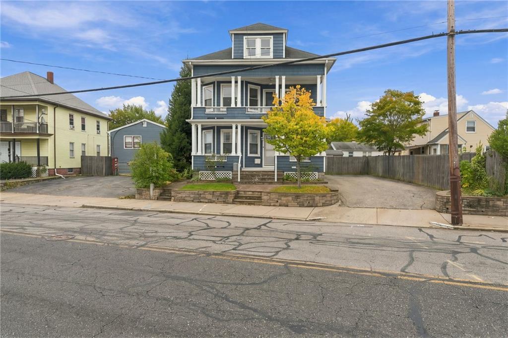 580 Admiral Street Property Photo 2