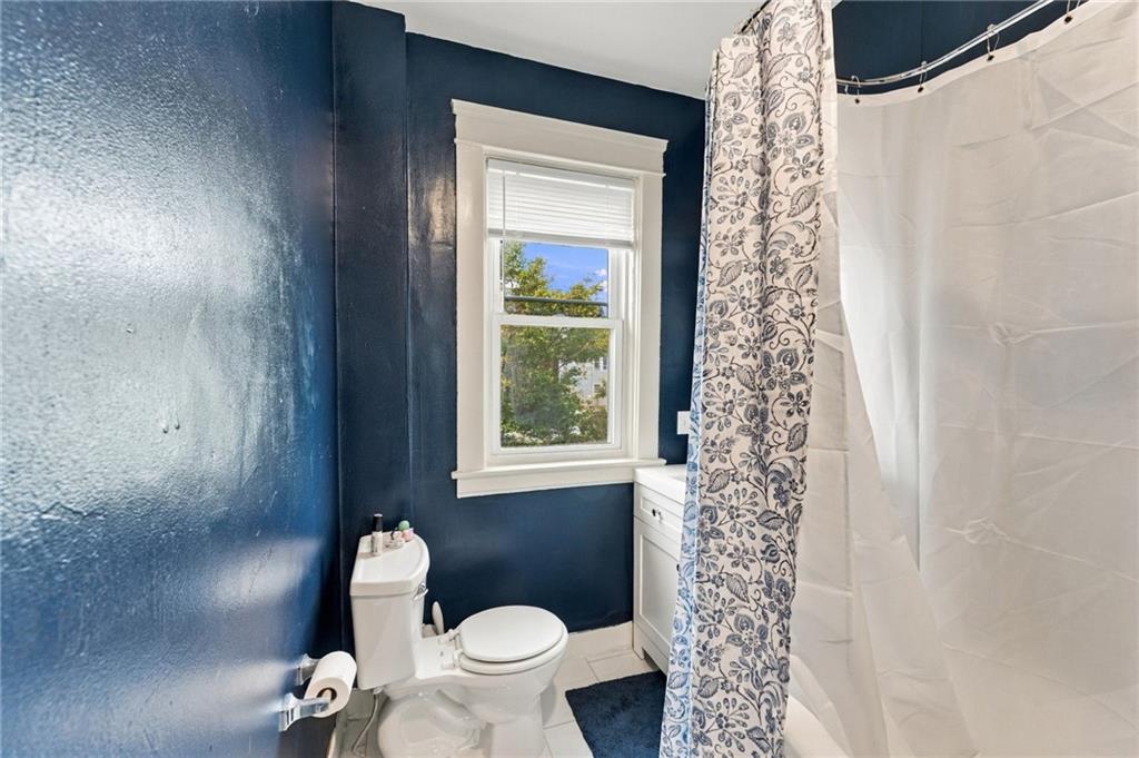 580 Admiral Street Property Photo 9