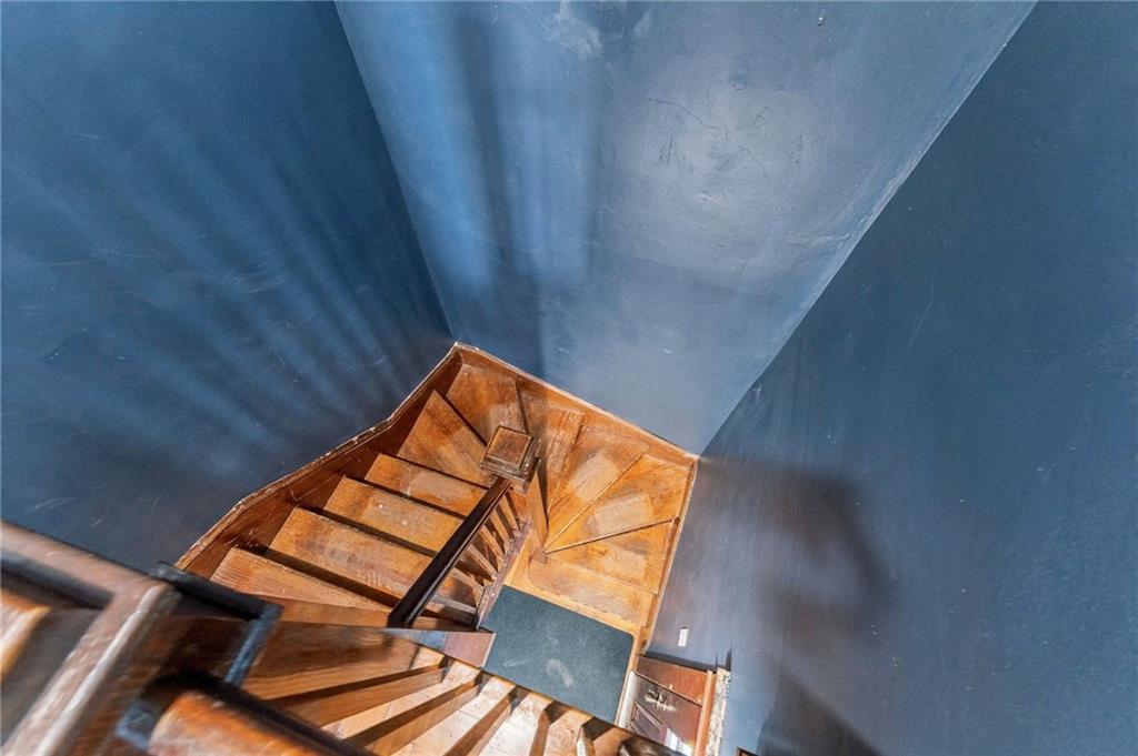 580 Admiral Street Property Photo 23