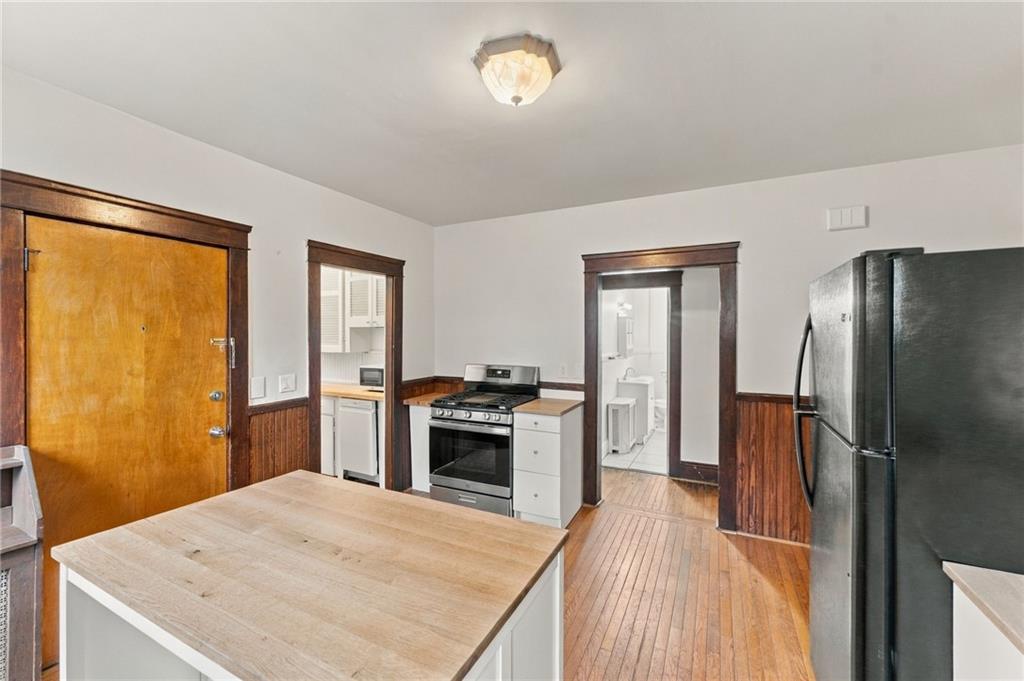 580 Admiral Street Property Photo 27