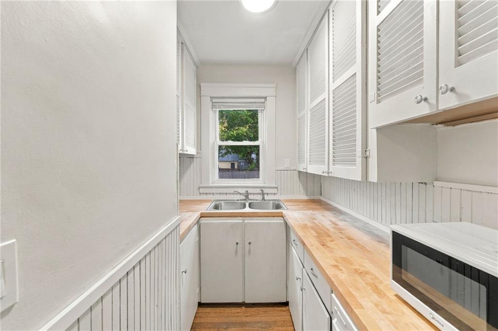 580 Admiral Street Property Photo 28