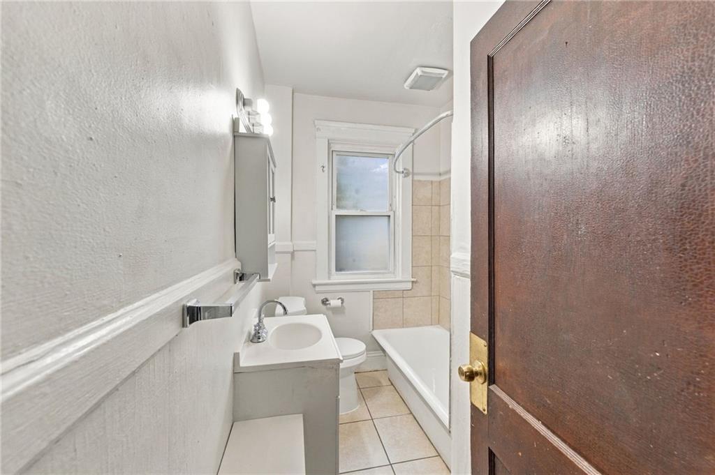 580 Admiral Street Property Photo 41