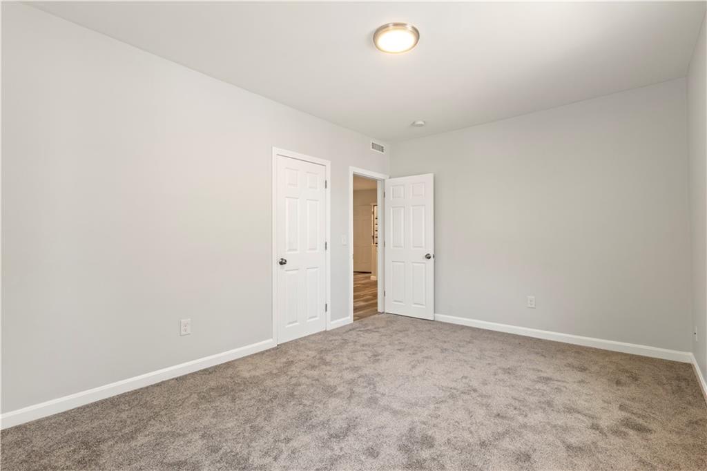 660 Douglas Avenue Property Photo 13