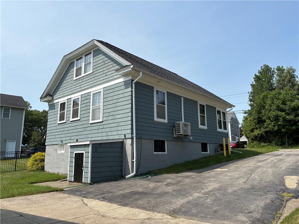 202 Lincoln Street Property Photo 7