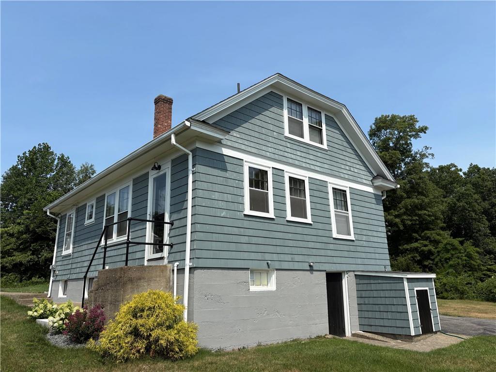 202 Lincoln Street Property Photo 8