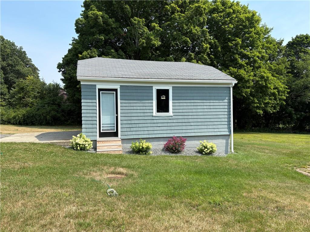 202 Lincoln Street Property Photo 9