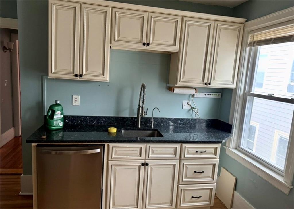 550 Hope Street Property Photo 11