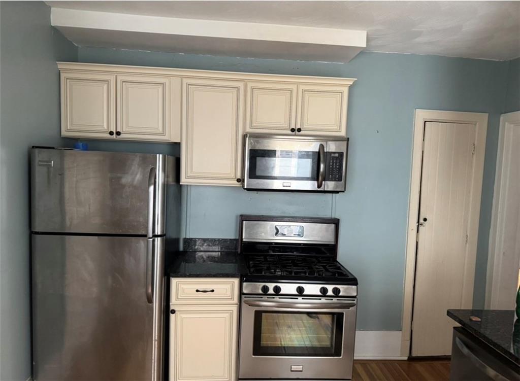 550 Hope Street Property Photo 12