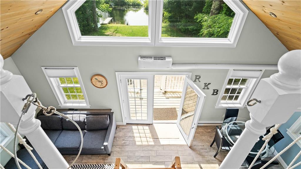 110 Vine Street Property Photo 15