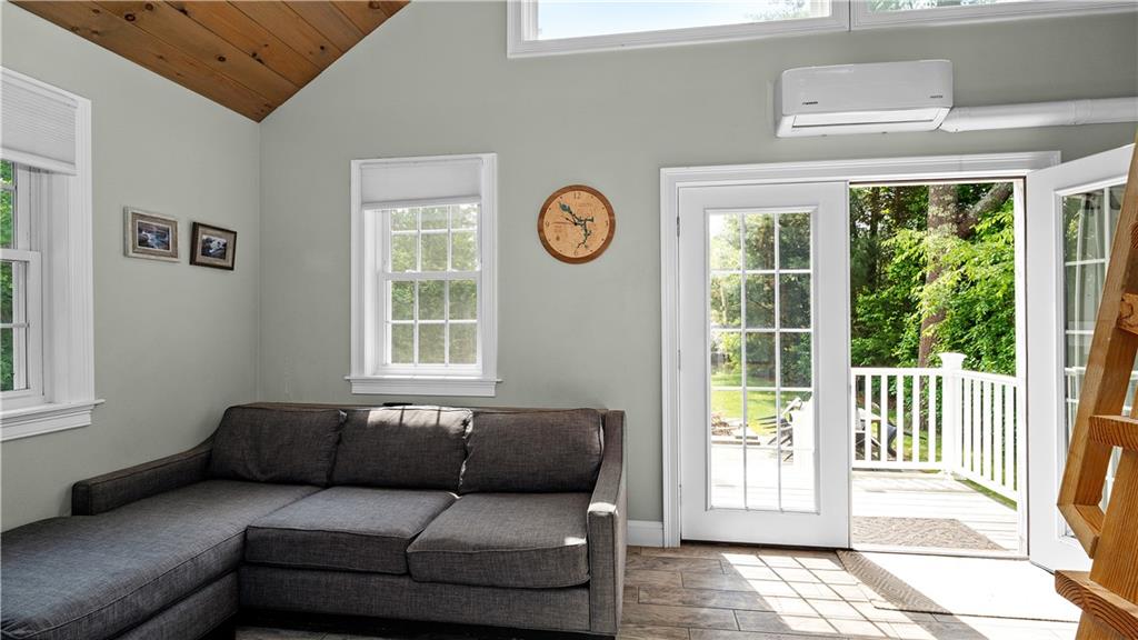 110 Vine Street Property Photo 16