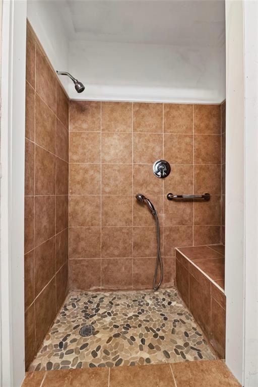 8 Pond View Avenue Property Photo 10