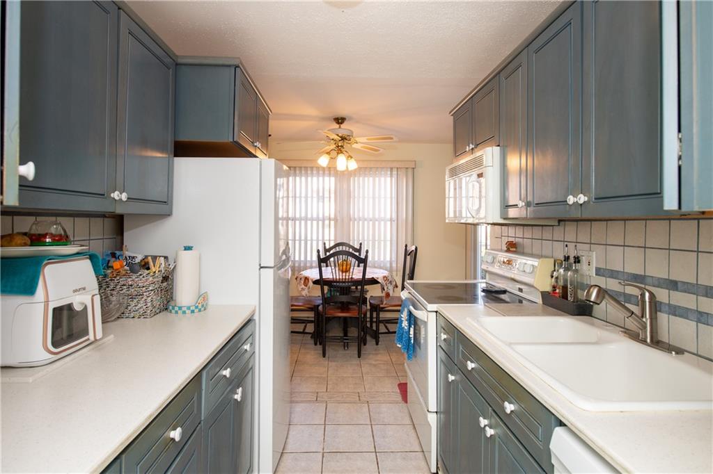 37 Bullocks Point Avenue Unit 1b Property Photo 5