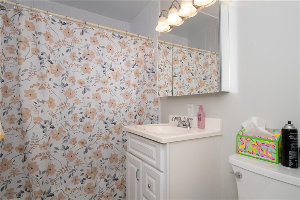 37 Bullocks Point Avenue Unit 1b Property Photo 15