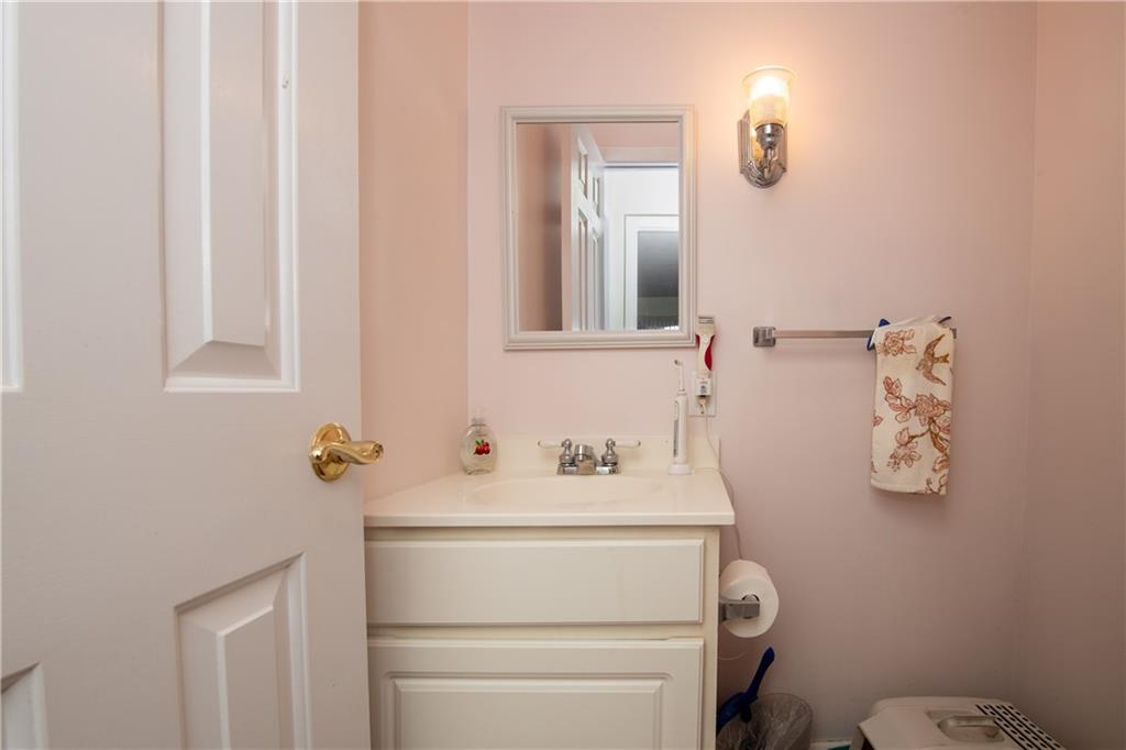 37 Bullocks Point Avenue Unit 1b Property Photo 17