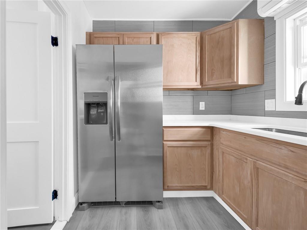 6 Shafter Street Property Photo 7