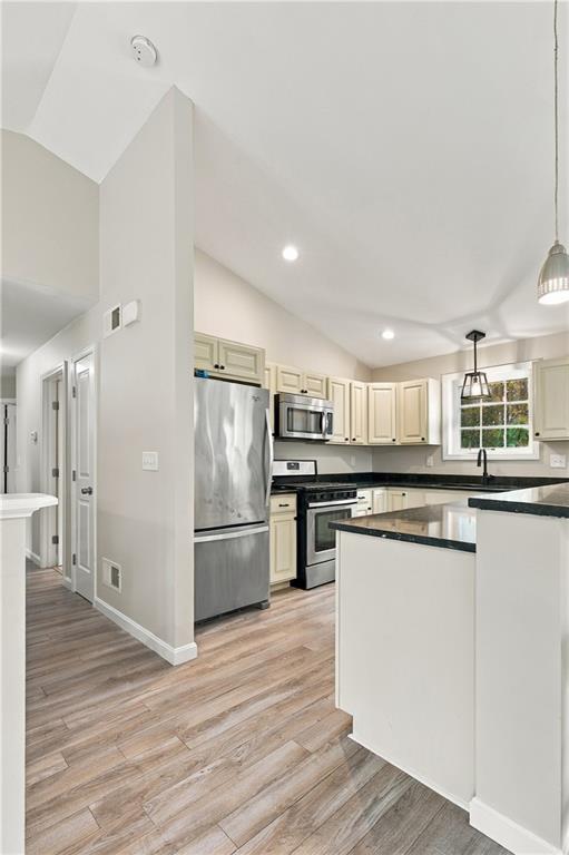 32 Arcadia Road Property Photo 15