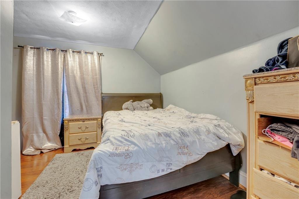 276 Lonsdale Avenue Unit 4 Property Photo 7