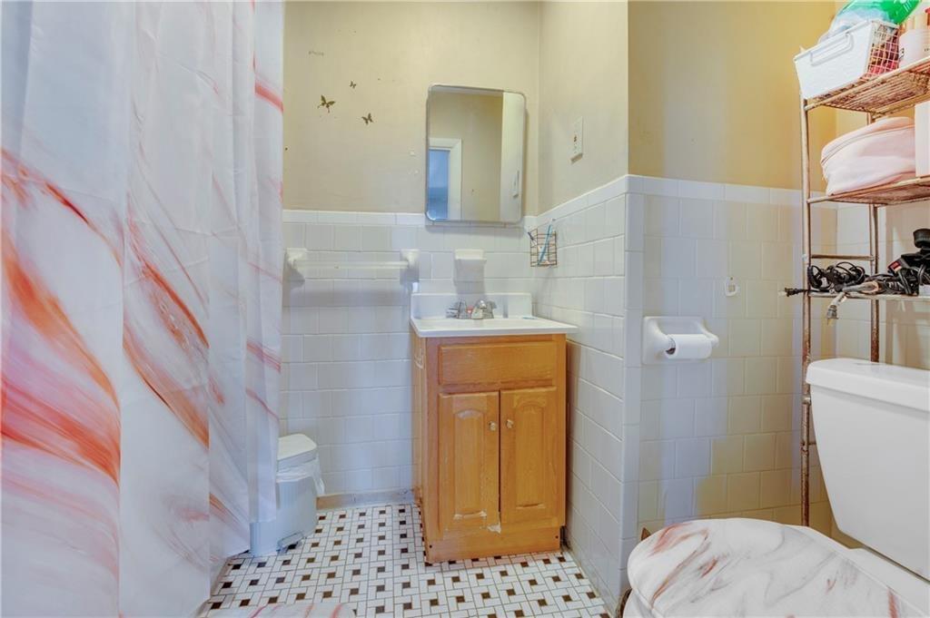 276 Lonsdale Avenue Unit 4 Property Photo 8