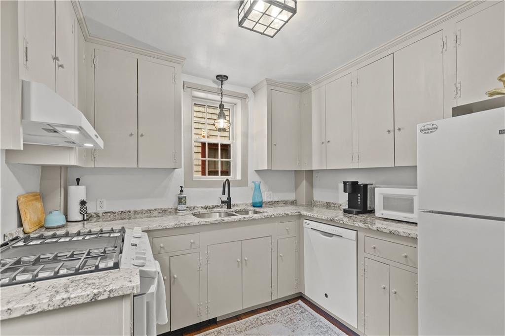 11 Cross Street Property Photo 6