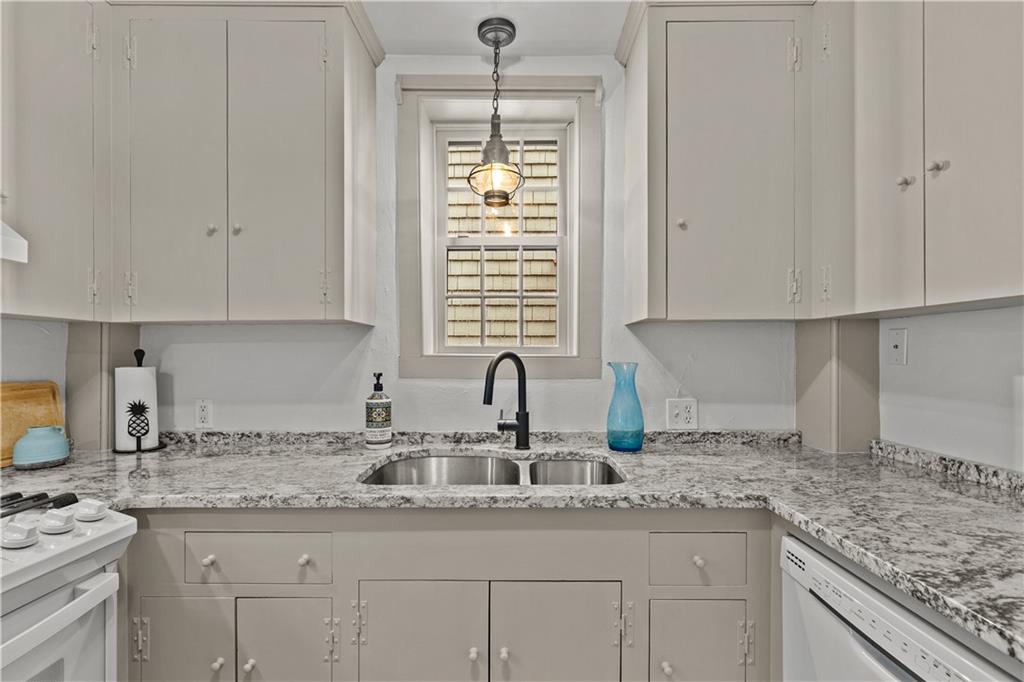 11 Cross Street Property Photo 7