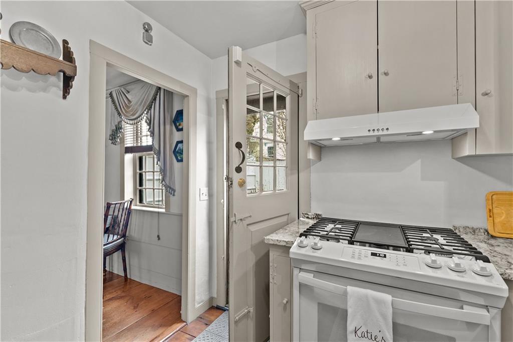 11 Cross Street Property Photo 8