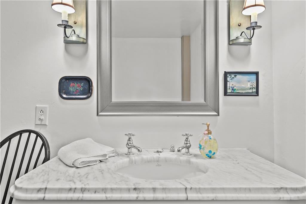 11 Cross Street Property Photo 17