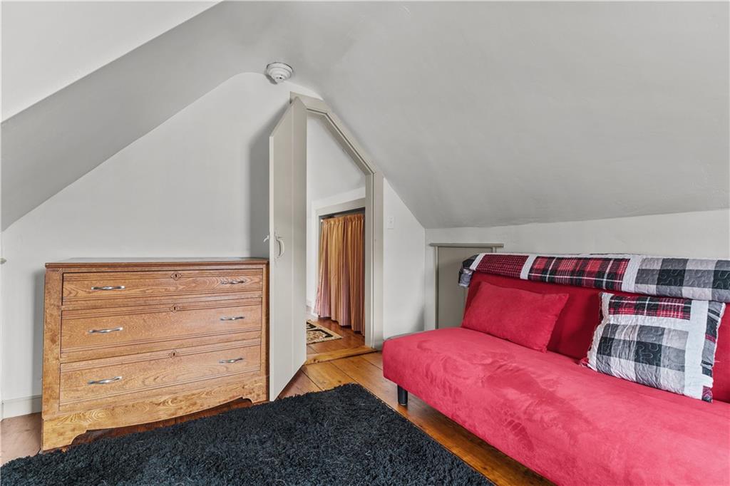 11 Cross Street Property Photo 21