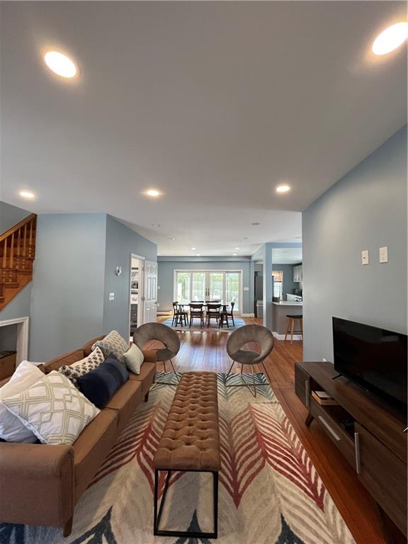 33 Young Street Property Photo 3