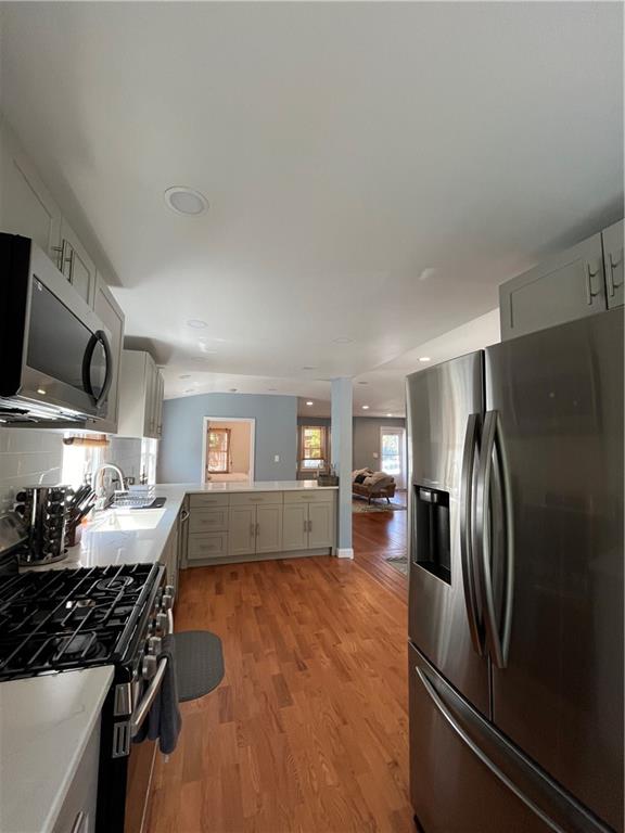 33 Young Street Property Photo 14