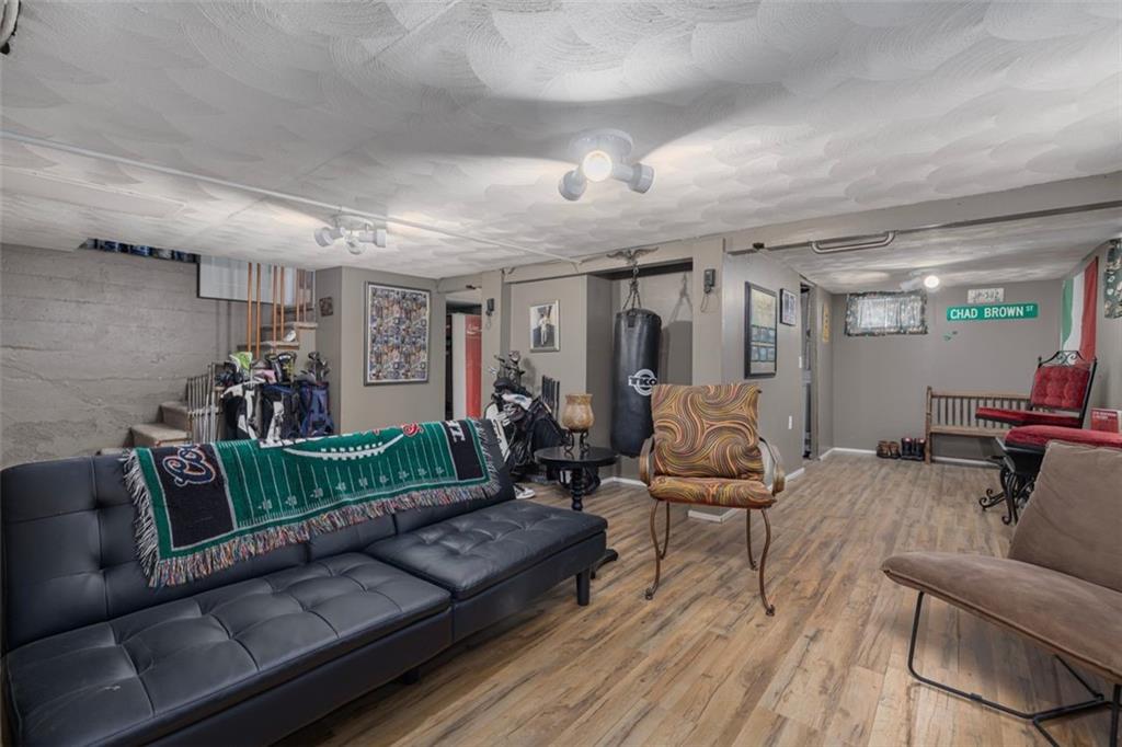 63 Peckham Avenue Property Photo 15