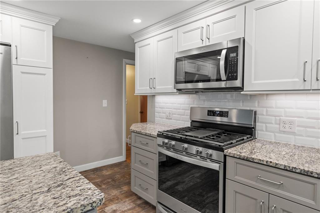 569 Hill Farm Road Property Photo 6