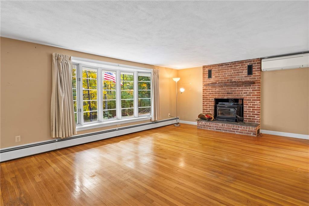 569 Hill Farm Road Property Photo 10