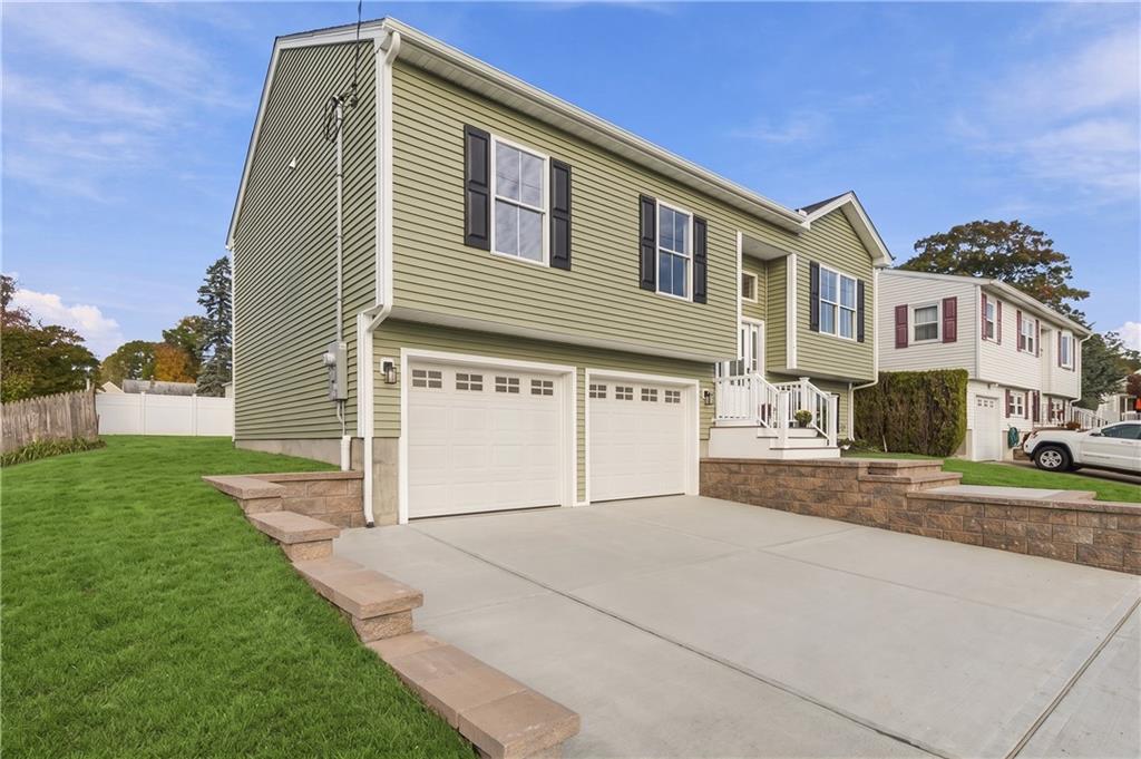 36 Vineyard Avenue Property Photo 3