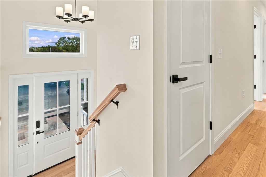 36 Vineyard Avenue Property Photo 5