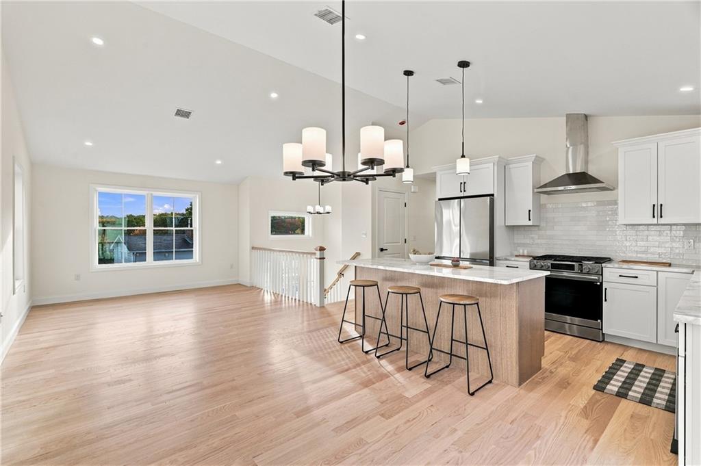 36 Vineyard Avenue Property Photo 6