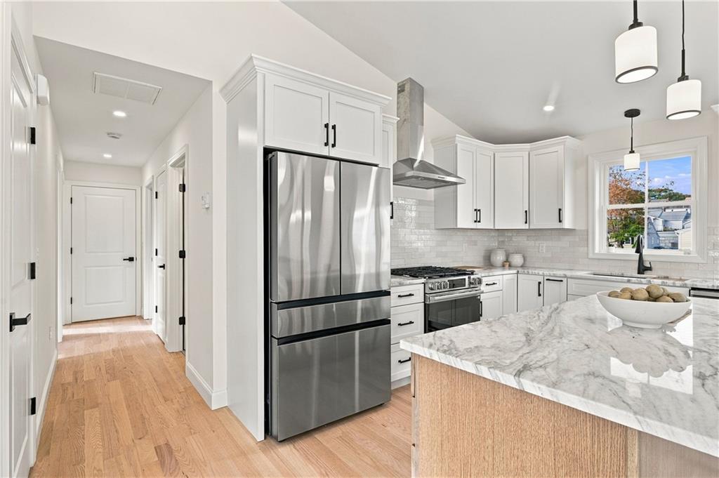 36 Vineyard Avenue Property Photo 7