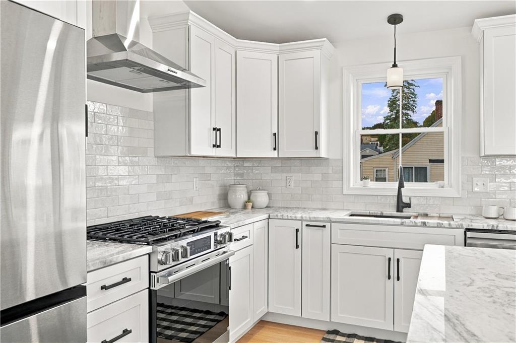 36 Vineyard Avenue Property Photo 8