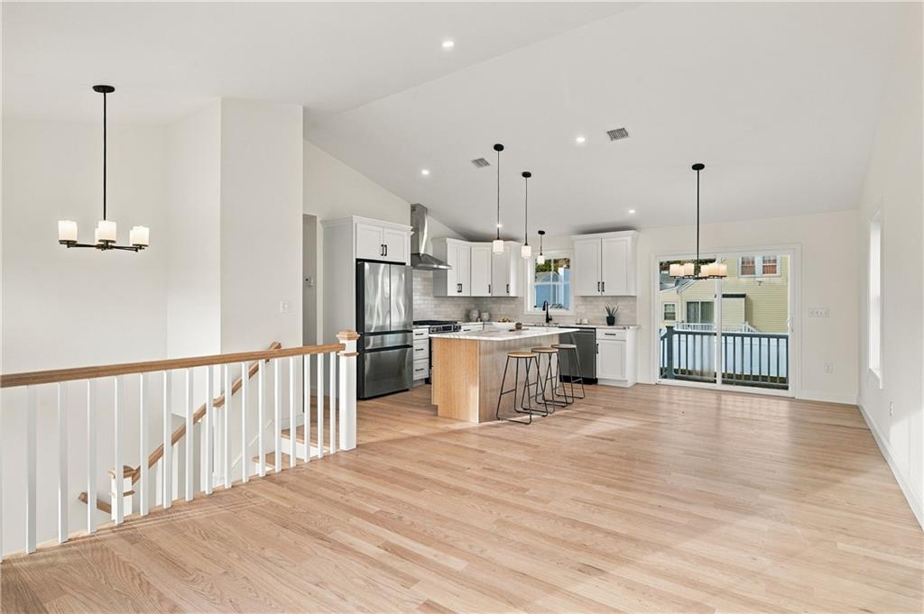 36 Vineyard Avenue Property Photo 16