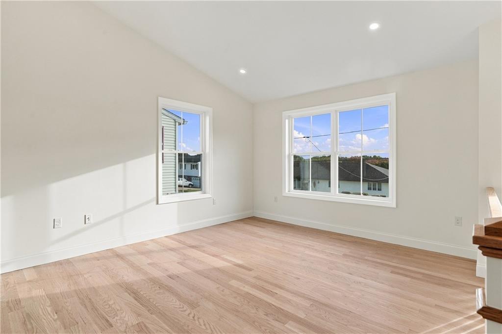 36 Vineyard Avenue Property Photo 17
