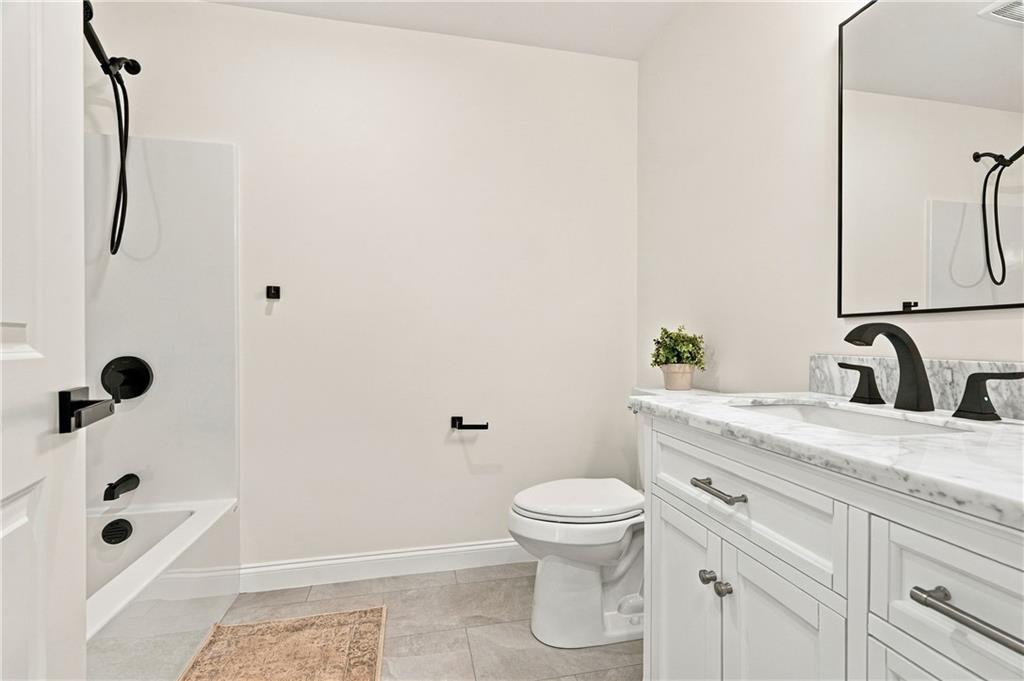36 Vineyard Avenue Property Photo 18