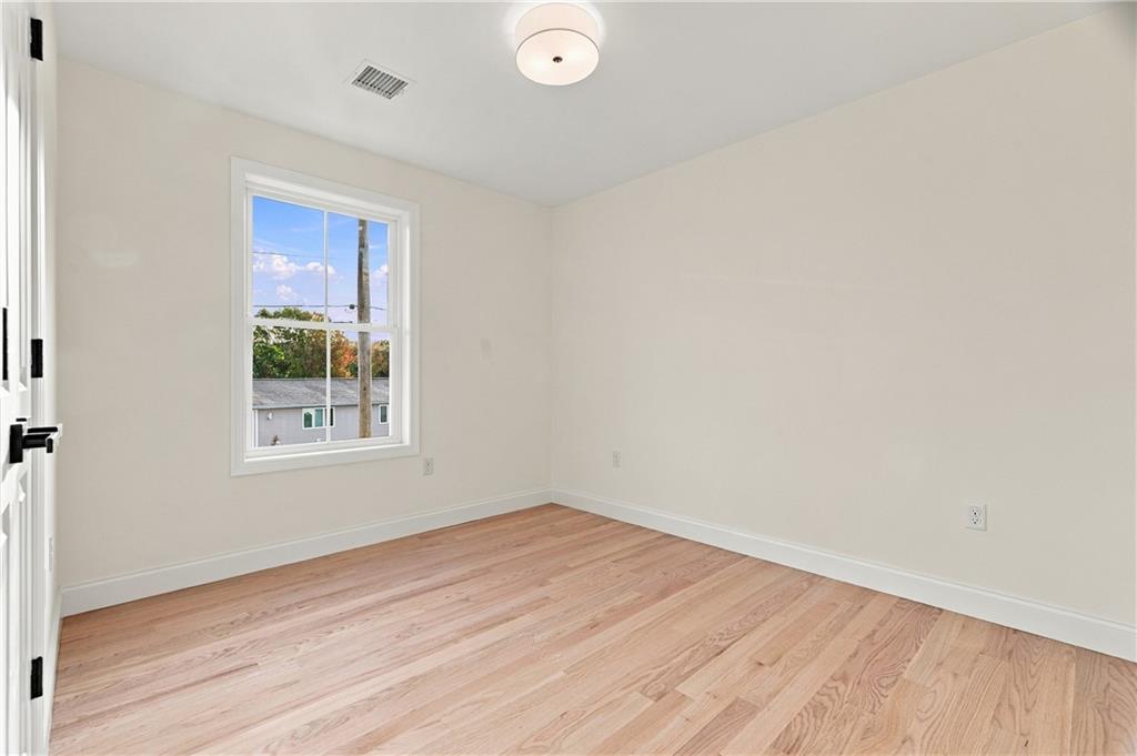 36 Vineyard Avenue Property Photo 21