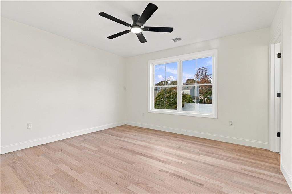 36 Vineyard Avenue Property Photo 22